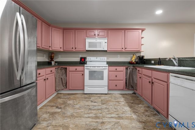 12716 Middlebrook Rd, Chester, VA 23831