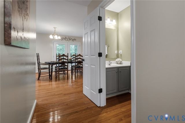 12716 Middlebrook Rd, Chester, VA 23831