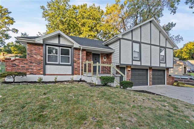2800 S Cochise Drive, Independence, MO 64057
