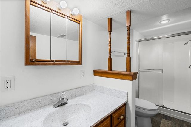 2800 S Cochise Drive, Independence, MO 64057