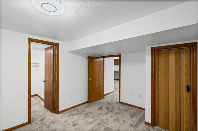 2800 S Cochise Drive, Independence, MO 64057