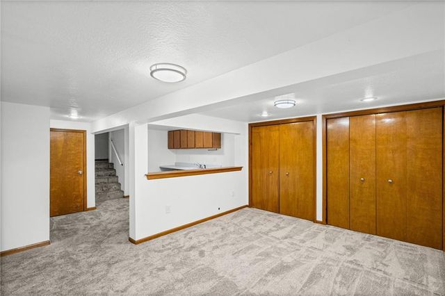 2800 S Cochise Drive, Independence, MO 64057
