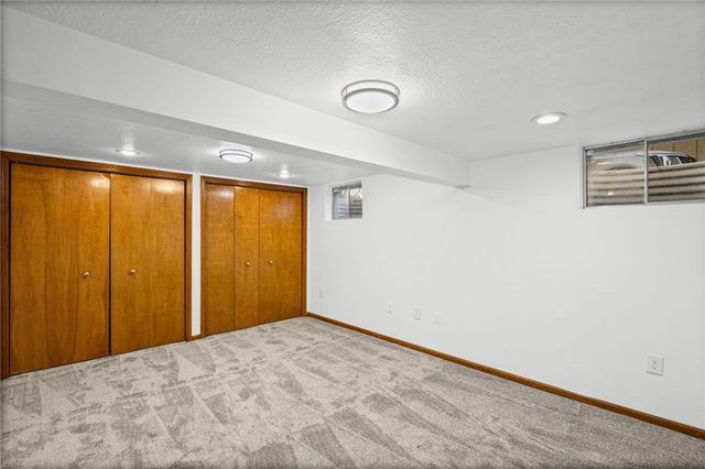 2800 S Cochise Drive, Independence, MO 64057