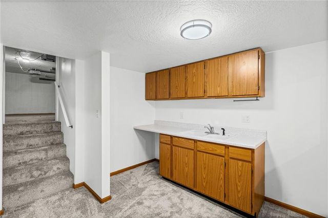 2800 S Cochise Drive, Independence, MO 64057