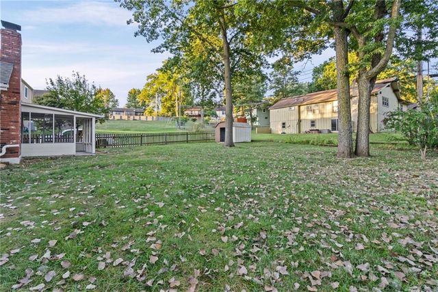 2800 S Cochise Drive, Independence, MO 64057