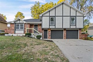 2800 S Cochise Drive, Independence, MO 64057