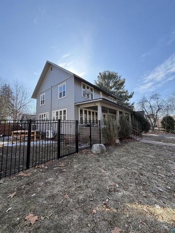 415 3rd Ave, Eau Claire, WI 54703