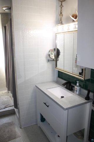 415 3rd Ave, Eau Claire, WI 54703