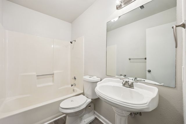 7020 Green Ridge Trail, North Richland Hills, TX 76182