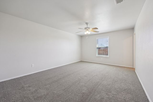 7020 Green Ridge Trail, North Richland Hills, TX 76182