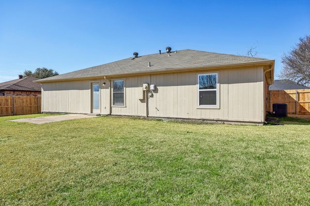 7020 Green Ridge Trail, North Richland Hills, TX 76182