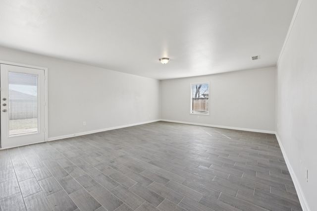 7020 Green Ridge Trail, North Richland Hills, TX 76182