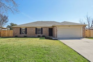 7020 Green Ridge Trail, North Richland Hills, TX 76182