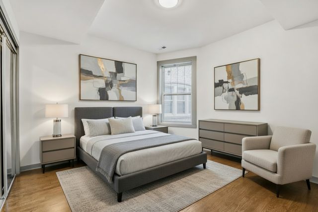 7953 S Essex Avenue, Chicago, IL 60617