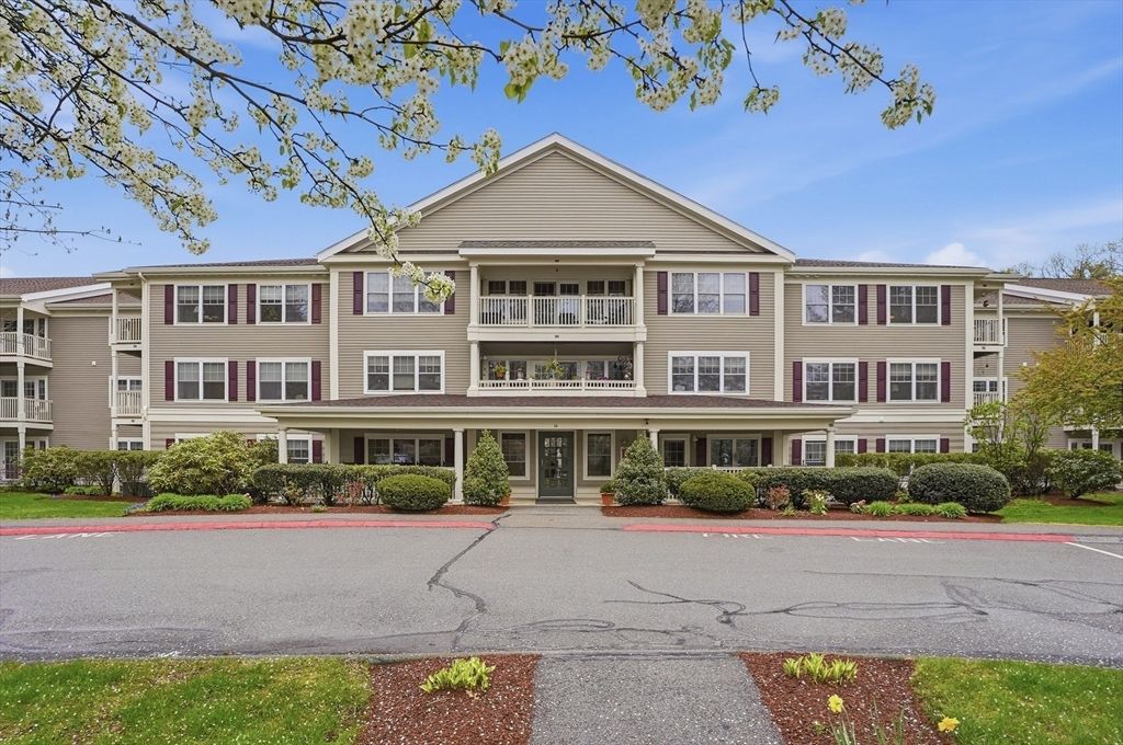 34 Meeting House Lane 321, Stow, MA 01775