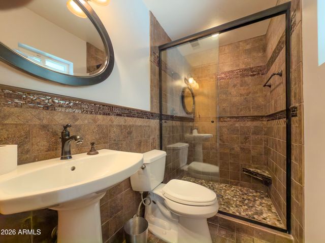 801 W Port Royale Lane, Phoenix, AZ 85023