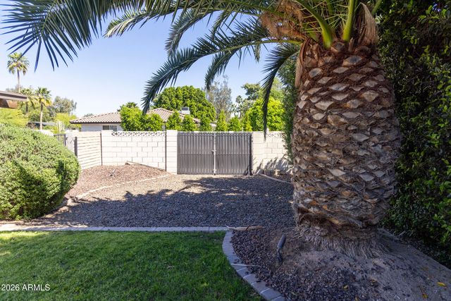 801 W Port Royale Lane, Phoenix, AZ 85023