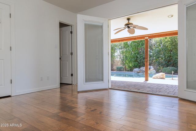 801 W Port Royale Lane, Phoenix, AZ 85023