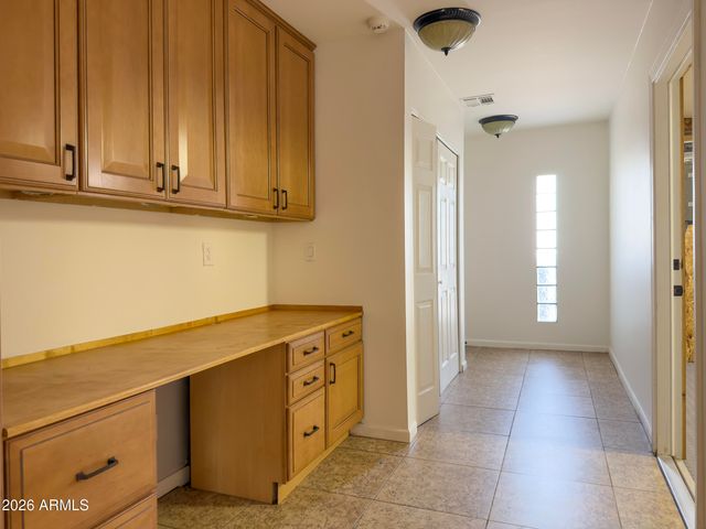 801 W Port Royale Lane, Phoenix, AZ 85023