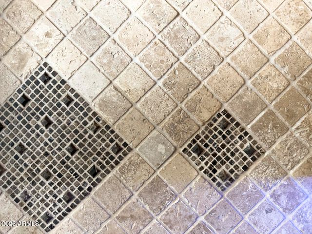 801 W Port Royale Lane, Phoenix, AZ 85023