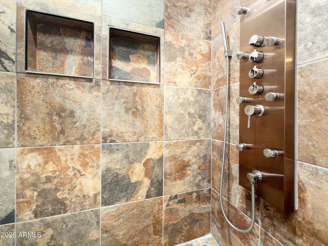 801 W Port Royale Lane, Phoenix, AZ 85023