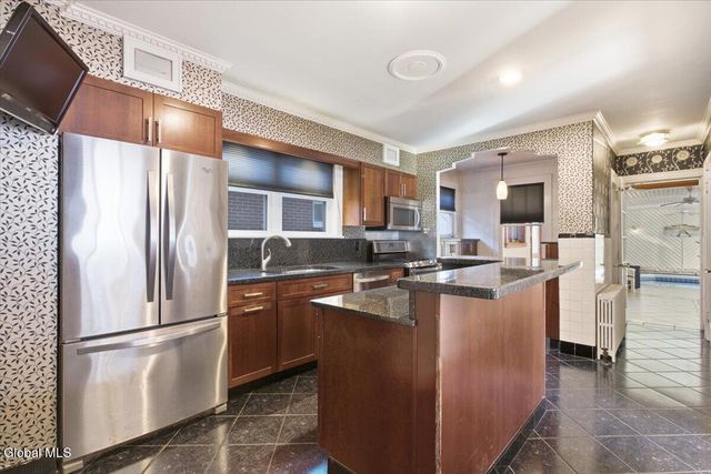 65 109th Street, Troy, NY 12182