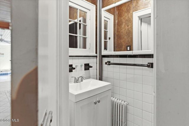 65 109th Street, Troy, NY 12182