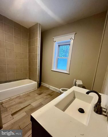 124 FIELD AVE, Trenton, NJ 08610