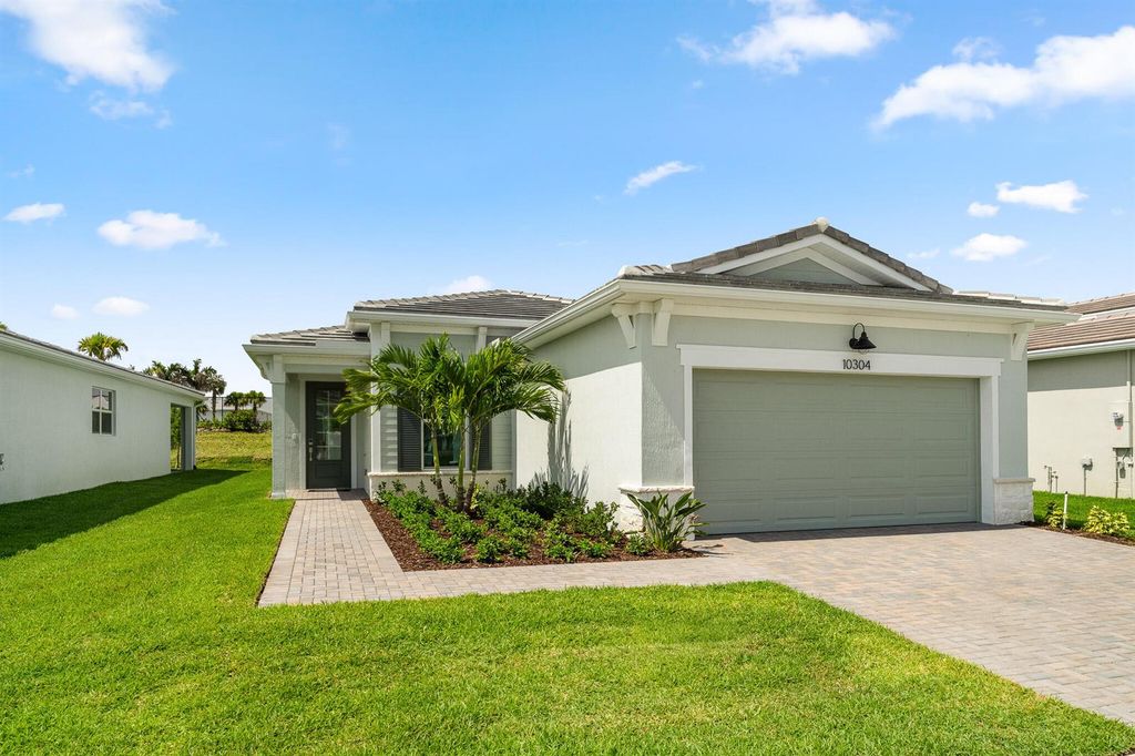 10304 SW Carnelian Street, Port St. Lucie, FL 34987