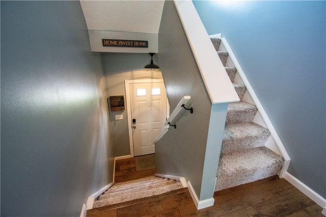 222 Carters Grove Dr, Richland, PA 15044