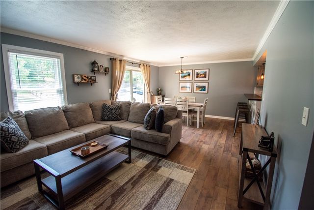 222 Carters Grove Dr, Richland, PA 15044