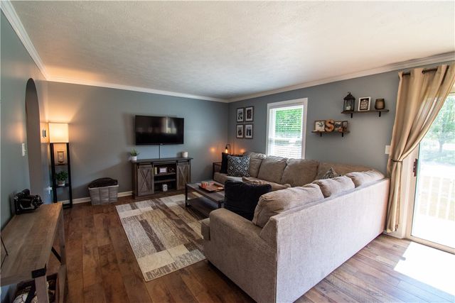 222 Carters Grove Dr, Richland, PA 15044