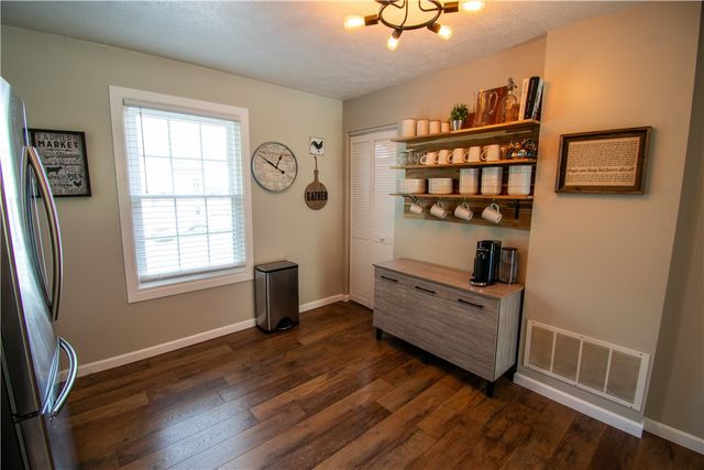 222 Carters Grove Dr, Richland, PA 15044