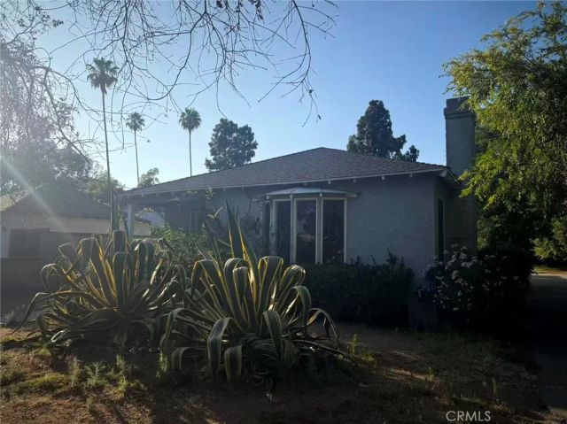 1045 Locust St, Pasadena, CA 91006
