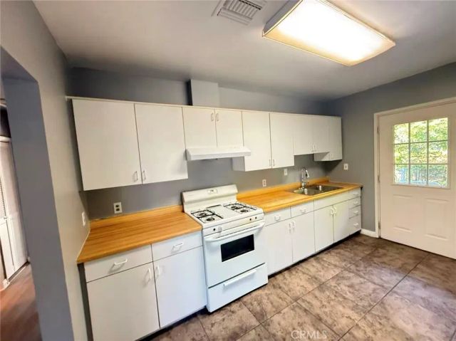 1045 Locust St, Pasadena, CA 91006