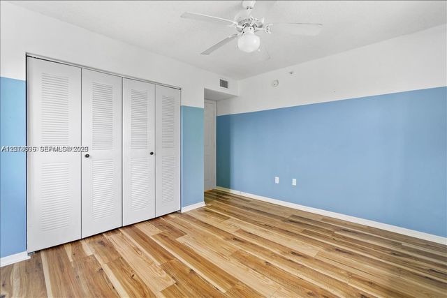 5065 Wiles Rd 308, Coconut Creek, FL 33073