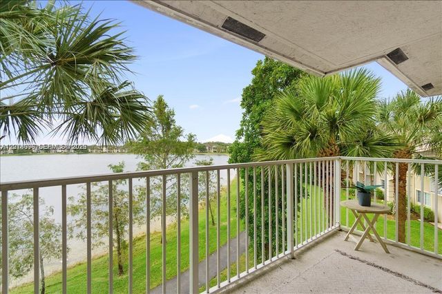 5065 Wiles Rd 308, Coconut Creek, FL 33073