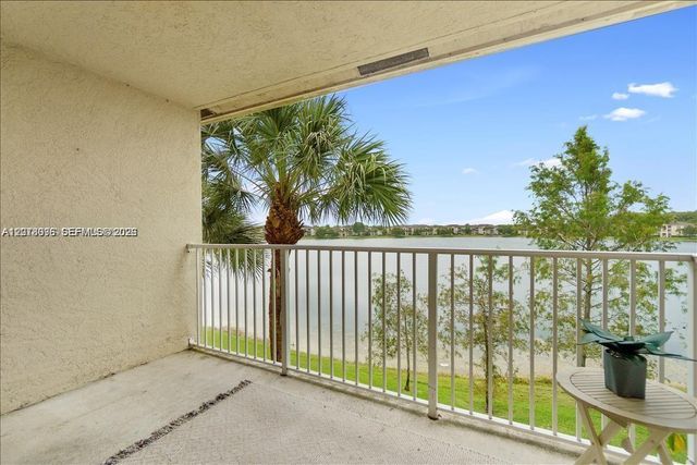 5065 Wiles Rd 308, Coconut Creek, FL 33073