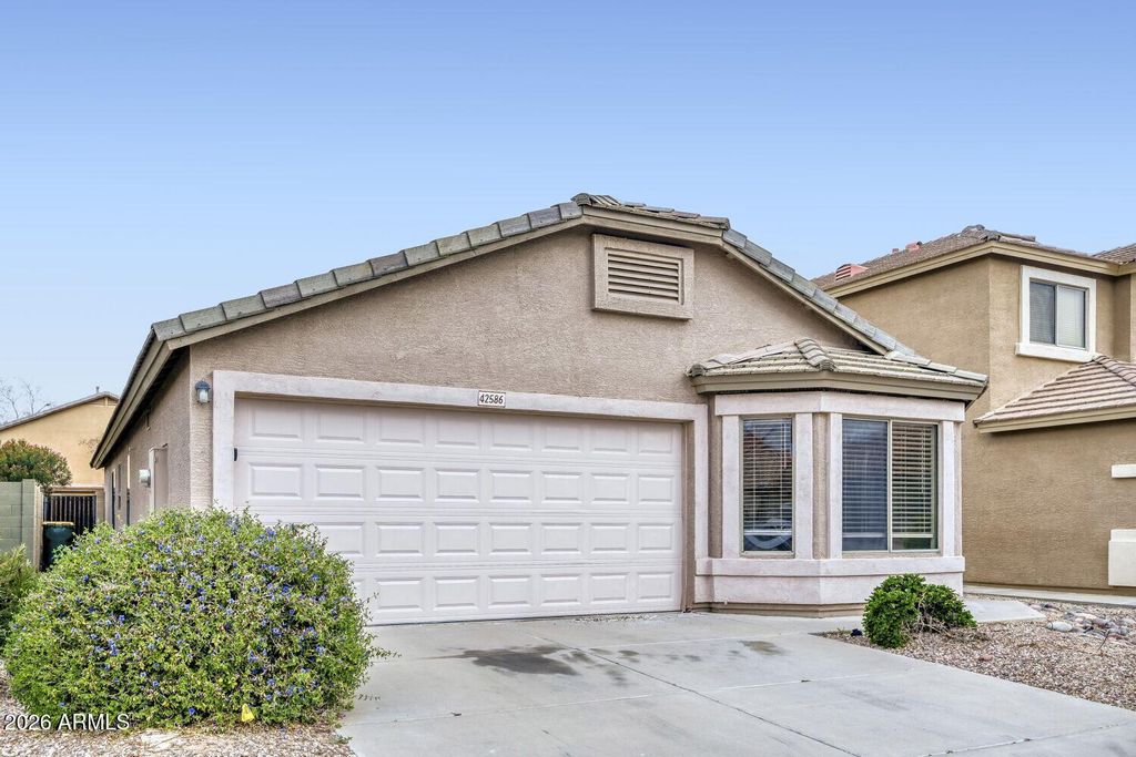 42586 W SUNLAND Drive, Maricopa, AZ 85138 — photo 2