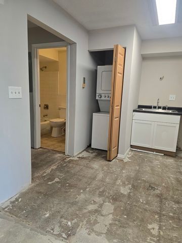 340 Klein Creek Court 5E, Carol Stream, IL 60188