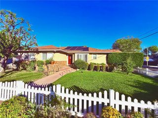 6424 Penfield Avenue, Woodland Hills, CA 91367