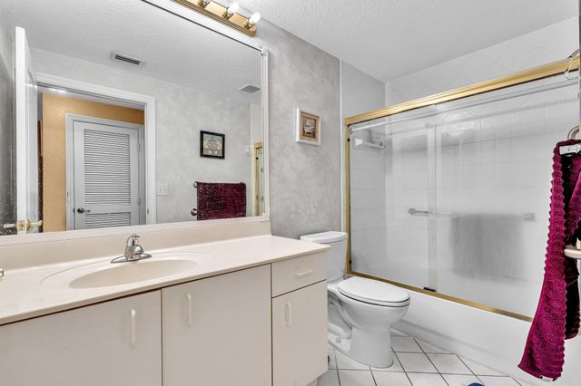 7727 Southampton Terrace 202, Tamarac, FL 33321