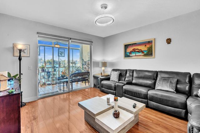 7727 Southampton Terrace 202, Tamarac, FL 33321