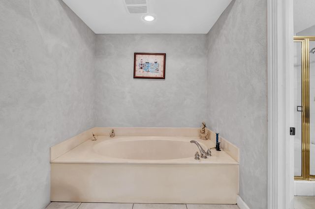 7727 Southampton Terrace 202, Tamarac, FL 33321