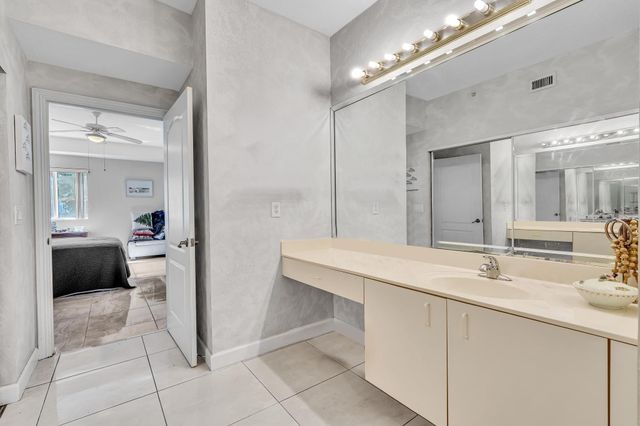 7727 Southampton Terrace 202, Tamarac, FL 33321