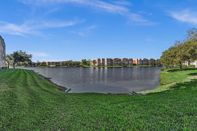 7727 Southampton Terrace 202, Tamarac, FL 33321