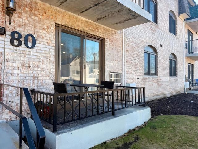 80 High St 101, Dedham, MA 02026