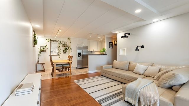 80 High St 101, Dedham, MA 02026