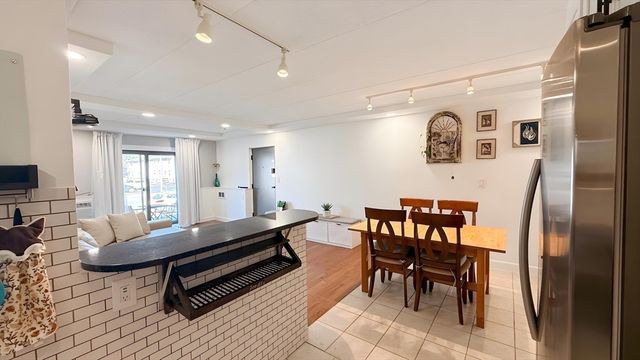 80 High St 101, Dedham, MA 02026