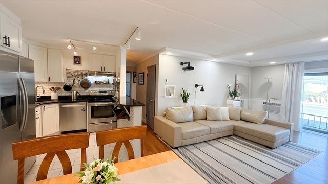 80 High St 101, Dedham, MA 02026